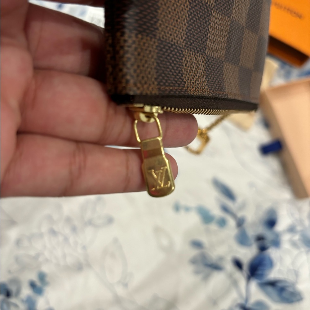 Louis Vuitton Key Pouch - Picture 7 of 10